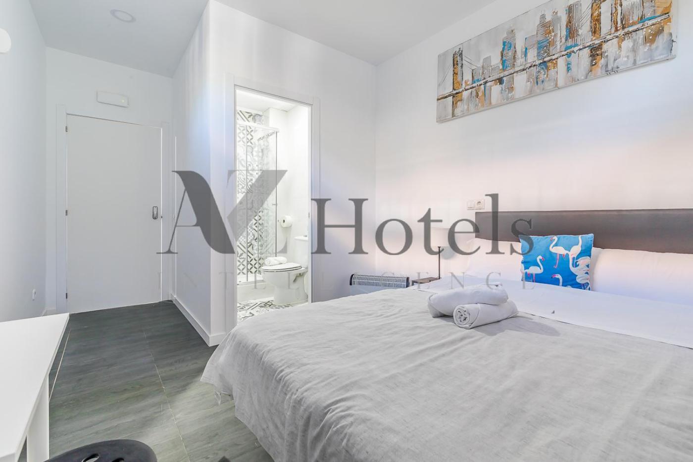 Ayz Ulises - Auto Check-In Property Madrid Exterior photo